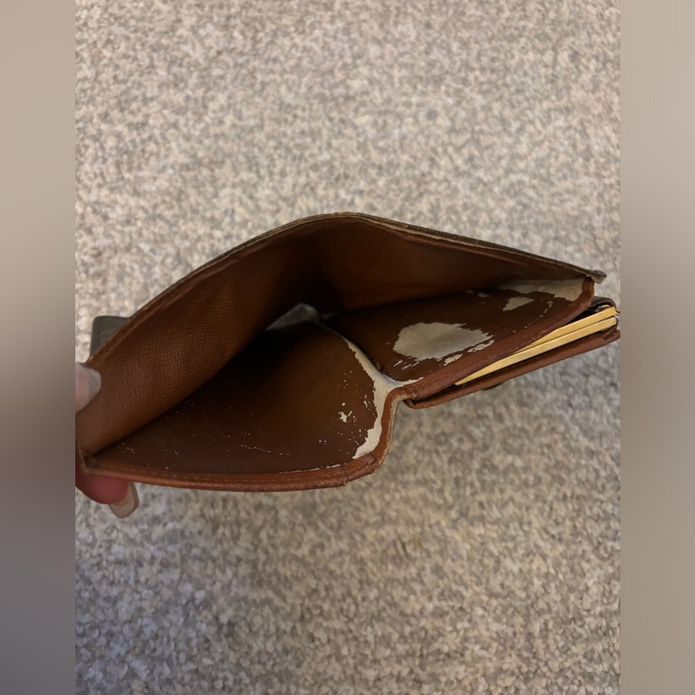 Louis Vuitton Wallet - Picture 4 of 7